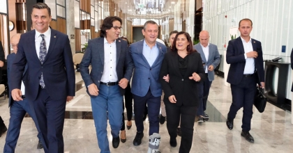 DENİZLİ CHP, ÇİFTÇİ MİTİNGİ’NE ÇIKARMA YAPTI