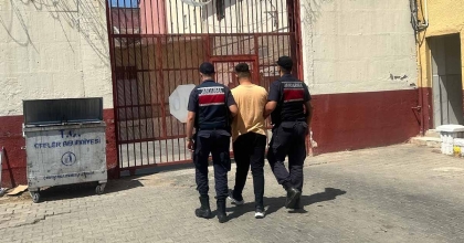 500 KİLO HAYVAN YEMİNİ ÇALDI