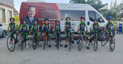 AKHİSARLI BİSİKLETÇİLER ZİRVEYİ ZORLUYOR  