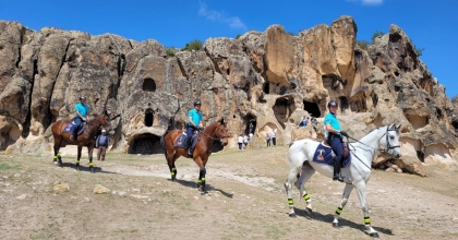İHSANİYE’DE ATLI BİRLİKLER GÖREVDE