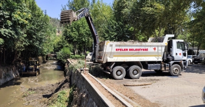 EFELER BELEDİYESİ EKİPLERİ TABAKHANE DERESİ'Nİ TEMİZLEDİ