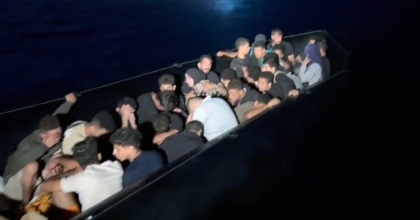 DATÇA’DA 48 DÜZENSİZ GÖÇMEN VE 13 ÇOCUK KURTARILDI  