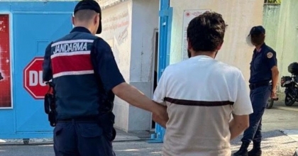 BAĞ EVLERİNE DADANAN HIRSIZ JANDARMADAN KAÇAMADI