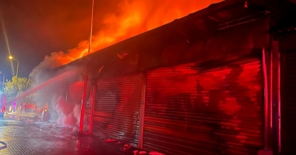 AYDIN'DA ALEVLER GECEYİ AYDINLATTI