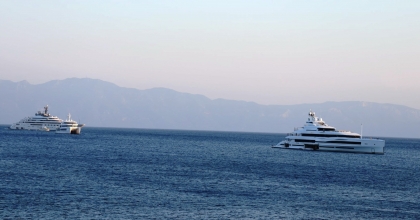 MİLYARDERLERİN LÜKS YATLARI BODRUM KOYLARINDA