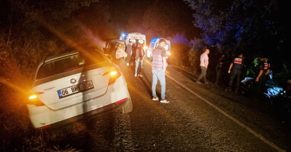 DOMANİÇ’TE TRAFİK KAZASI:  3 YARALI   