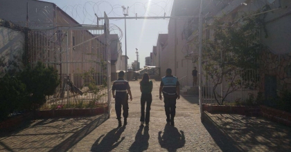 HAKKINDA 16 YIL KESİNLEŞMİŞ HAPİS CEZASI BULUNAN ŞAHIS YAKALANDI  