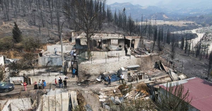 BAYRAKLI BELEDİYESİNDEN YANGIN MAĞDURLARINA DESTEK  