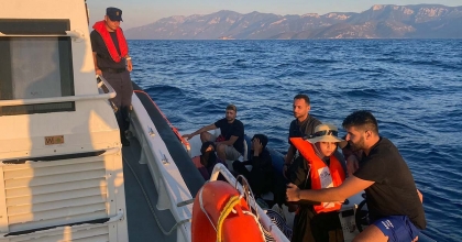 BOTLARI ARIZA YAPAN 7 GÖÇMENLER KURTARILDI  