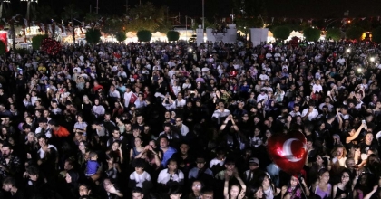 FETHİYE'DE ZAFER ALAYI COŞKULU GEÇTİ
