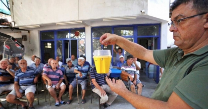 MİLAS ÖREN’DE 600 ADET AKDENİZ MEYVE SİNEĞİ TUZAĞI DAĞITILDI