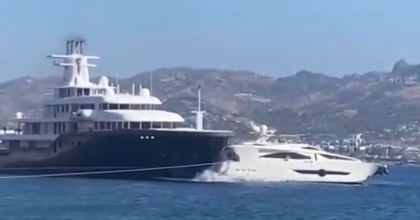 MİLYON DOLARLIK MEGA YAT, MOTORYATI EZİP GEÇTİ  