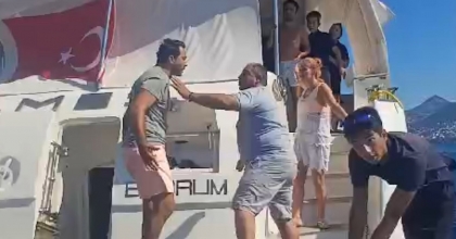 MOTORYATIN İÇİNDEKİ PANİK ANLARI CEP TELEFONU KAMERASINA YANSIDI