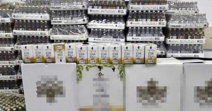 ÖLÜDENİZ’DE BİNLERCE ŞİŞE KAÇAK ALKOL YAKALANDI