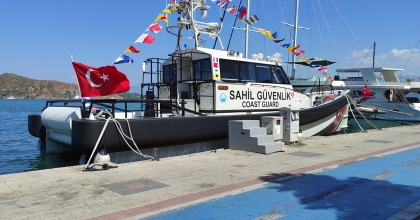 SAHİL GÜVENLİK BOTU ZİYARETÇİLERİNİ AĞIRLADI  