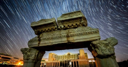 SARDES ANTİK KENTİ, SAMANYOLU VE PERSEİD METEOR YAĞMURUNU BULUŞTURDU