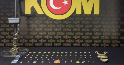 TARİHİ ESER KAÇAKÇISI SİKKELERLE YAKALANDI  