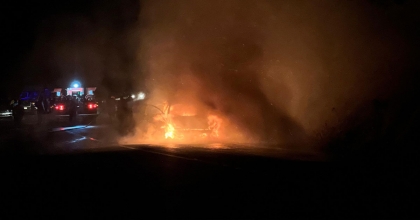 MARMARİS’TE OTOMOBİL ALEVLERE TESLİM OLDU