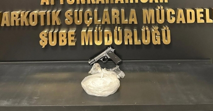 ARAÇTA 278 GRAM UYUŞTURUCU MADDE ELE GEÇİRDİ