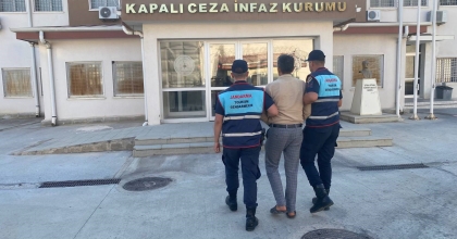 RUHSATLI SİLAHI ÇALDI, JANDARMADAN KAÇAMADI   