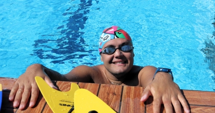 İZMİRLİ TUNA GÖZÜNÜ MANŞ’A DİKTİ