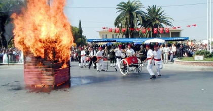 AB MÜKTESEBATI GEREĞİ GETİRİLEN YASAK AYDINLILARI KÜSTÜRDÜ