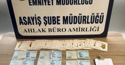 KÜTAHYA'DA KUMAR OYNAYAN 4 KİŞİYE 25 BİN 700 TL PARA CEZASI