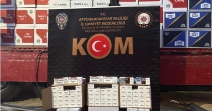 POLİS KAMYONDA MİLYONLARCA BOŞ MAKARON ELE GEÇİRDİ  