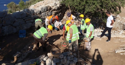 AMOS ANTİK KENTİ’NDE TİYATRO RESTORASYONU BAŞLIYOR