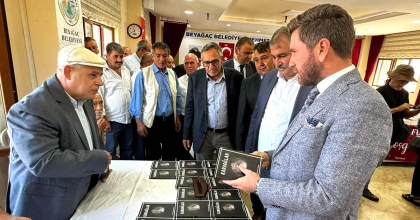 BEYAĞAÇ’TAKİ KİTAP FUARI BÜYÜK İLGİ GÖRDÜ