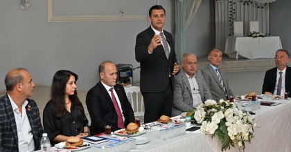 BAŞKAN ZEYREK'TEN AHMETLİ'YE ÜST GEÇİT MÜJDESİ