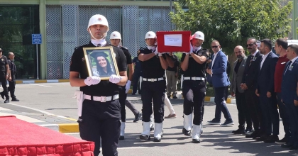 AYŞENUR İÇİN İZMİR'DE TÖREN