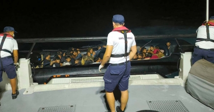 BODRUM'DA 102 DÜZENSİZ GÖÇMEN YAKALANDI