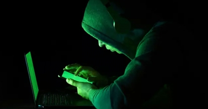 CEBİMİZDEKİ CASUS: TELEFONLARIMIZ BİZİ DİNLİYOR MU?