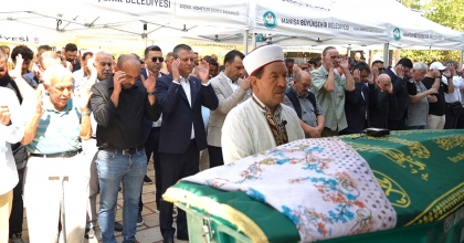 CHP LİDERİ ÖZEL MANİSA'DA CENAZE TÖRENİNE KATILDI  