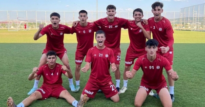 DENİZLİLİ YILDIZ ADAYI TATAR DİKKAT ÇEKİYOR