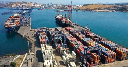 DIŞ TİCARET AÇIĞI 4,9 MİLYAR DOLARA GERİLEDİ