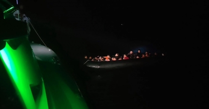 DATÇA AÇIKLARINDA 35 DÜZENSİZ GÖÇMEN YAKALANDI