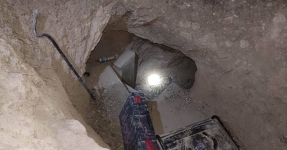 DİDİM'DE KAÇAK KAZI YAPAN 3 ŞÜPHELİ SUÇÜSTÜ YAKALANDI