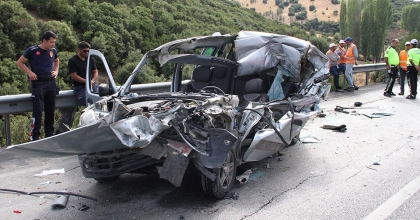 TIRA ARKADAN ÇARPTI: 1 ÖLÜ, 1 AĞIR YARALI