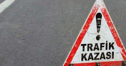İKİ OTOMOBİLİN ÇARPIŞTIĞI KAZADA 7 KİŞİ YARALANDI