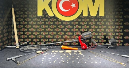 İZMİR'DE TARİHİ ESER KAÇAKÇISINA OPERASYON