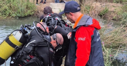 İKİ ÇOCUĞUNU KURTARAN BABA BOĞULARAK HAYATINI KAYBETTİ