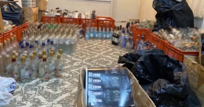 İZMİR'DE KAÇAK ALKOL OPERASYONU