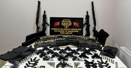 SİLAH TACİRLERİNİN ADRESLERİNDE CEPHANE ELE GEÇİRİLDİ