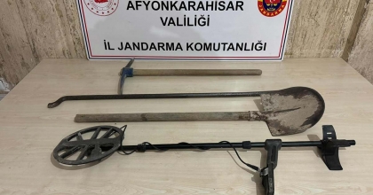 JANDARMAYI GÖRÜP KAÇAN DEFİNECİLER TAKİP SONRASI YAKALANDI
