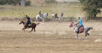 KULA’DA ATLI CİRİT MÜSABAKALARI NEFES KESTİ