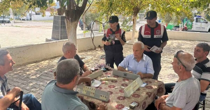 KUŞADASI’NDA VATANDAŞLARA JANDARMADAN BİLGİLENDİRME