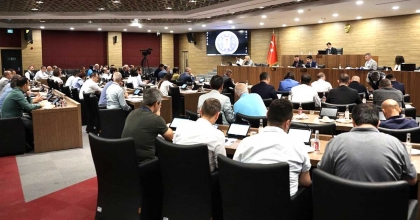 KÜTAHYA BELEDİYE MECLİSİ'NDE TANSİYON YÜKSELDİ