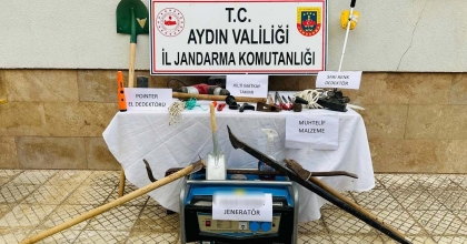 KAÇAK KAZI YAPAN 3 ŞÜPHELİ, SUÇÜSTÜ YAKALANDI